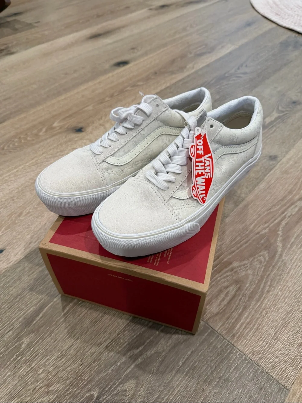 Vans Women’s  Authentic Old Skool Low Top Sneakers - Cream